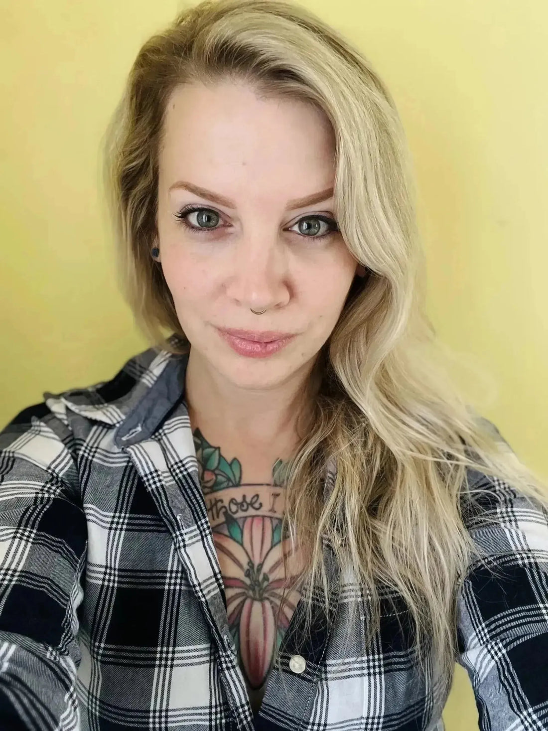 About Krystal Jones: Independent Canadian Glass Artist